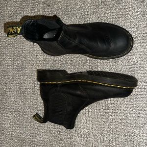 Women’s Doc Martens Chelsea Boot *broken in*